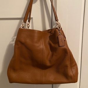 Coach medium shoulder bag. Never used.